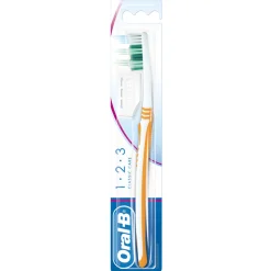 ORAL B SPAZZOLINO DENTI  40 CLASSIC CARE MEDIO